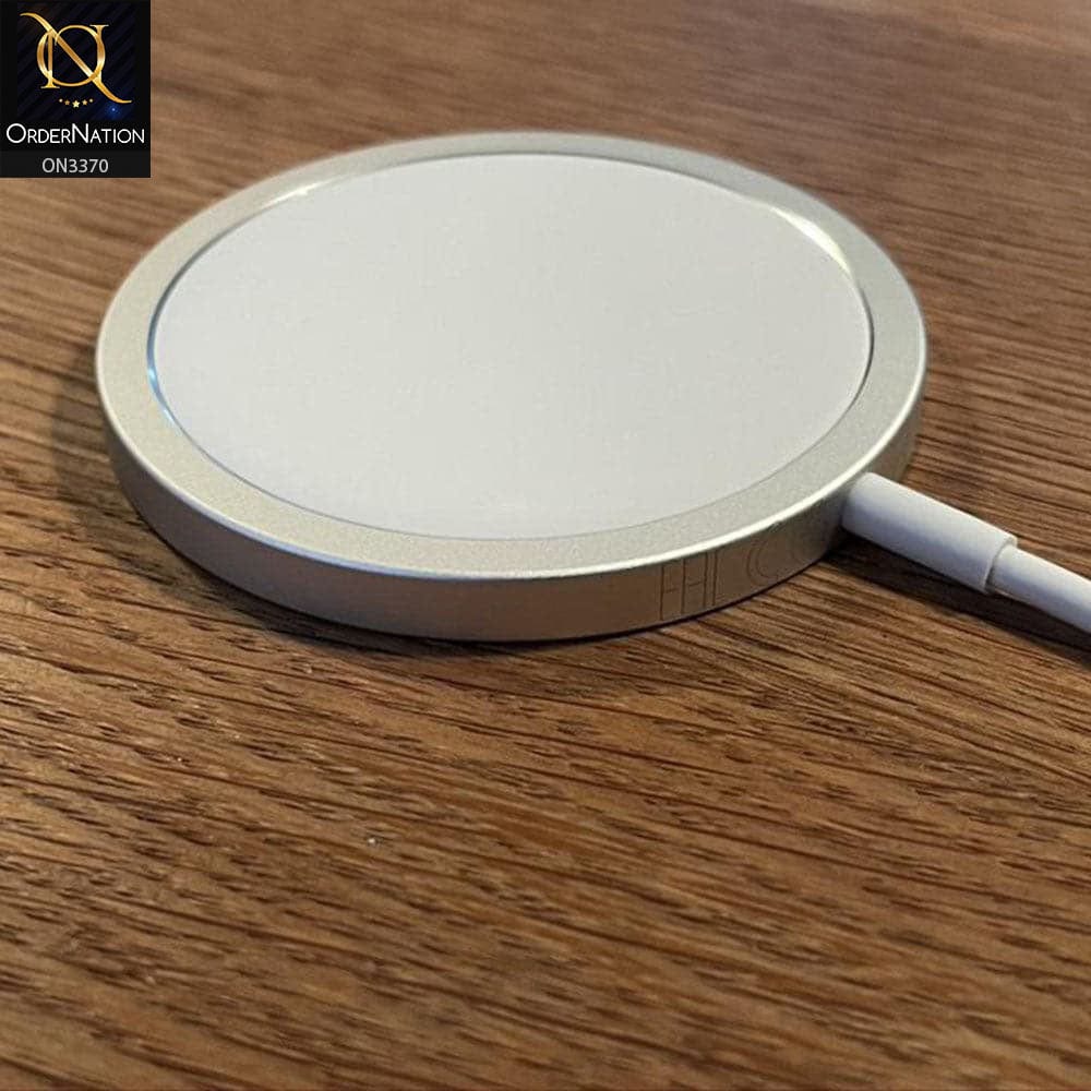 Wireless Charger - White - MegSafe Wireless Charger USB-C integrated cable (1 m) For IOS Devices