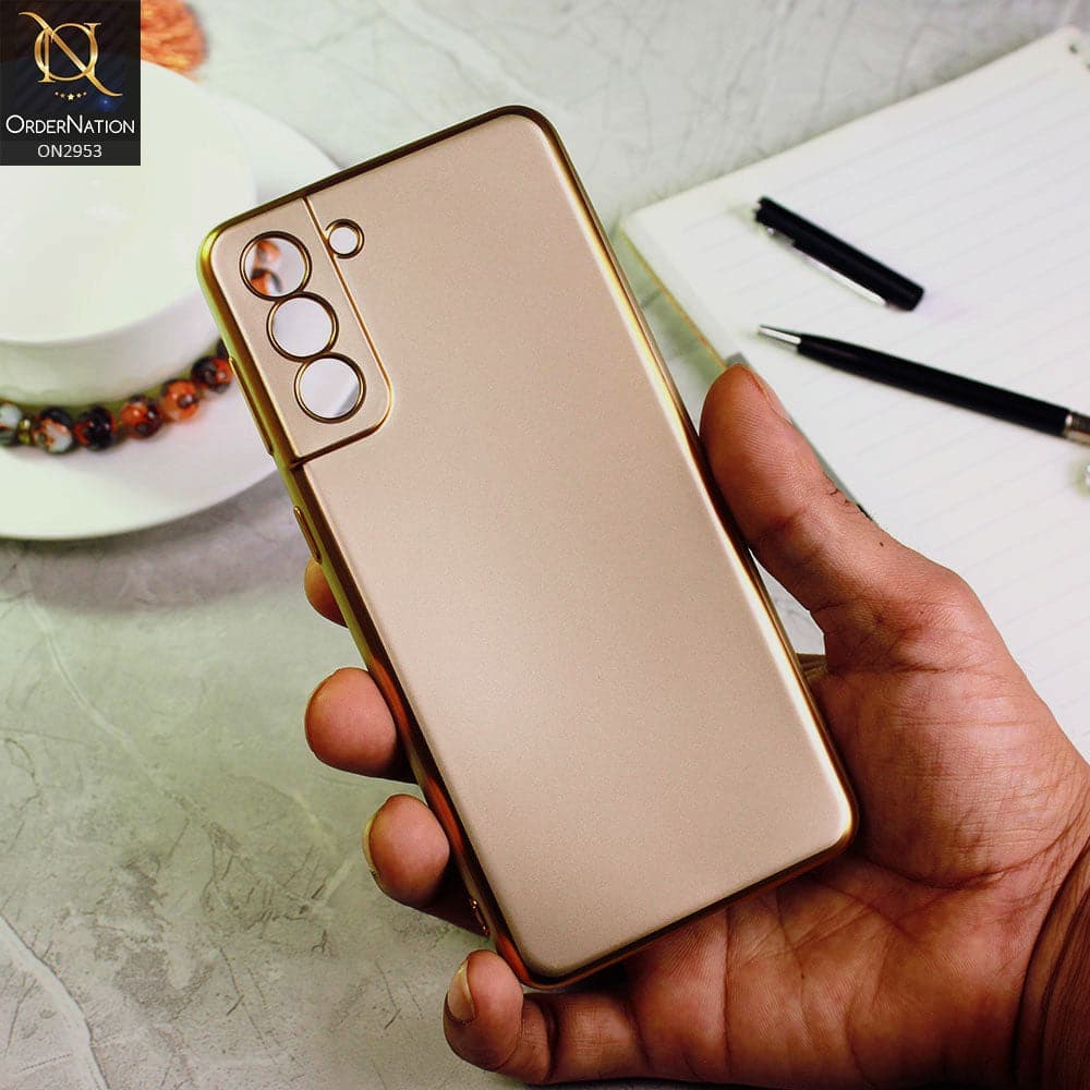 Samsung Galaxy S21 FE 5G Cover - Golden - Soft Gold Plated Color Borders Camera Protection Back Case