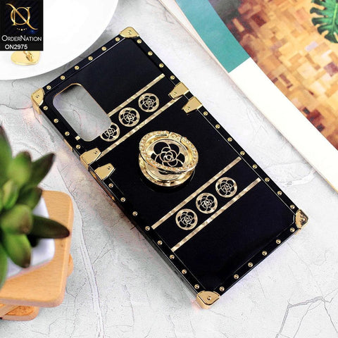 Xiaomi Redmi Note 10 5G Cover - Design 1 - 3D illusion Gold Flowers Soft Trunk Case With Ring Holder