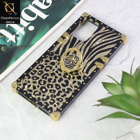 Xiaomi Redmi Note 10 4G Cover - Design1 - Trendy Stripes Pattern Golden Square Case With Matching Bling Ring Holder