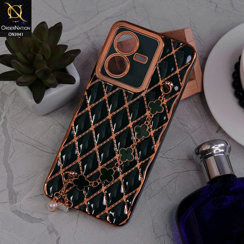 Vivo Y22 Cover - Green -  Soft TPU Shiny Electroplated Golden Lines Camera Protection Case With Flower Chain Holder